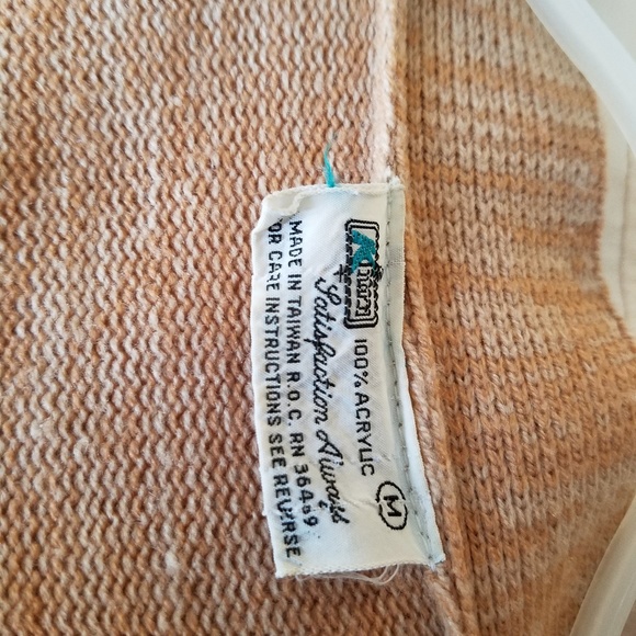 Vintage Kmart Tan Knit Cardigan Sweater & Brooch - Picture 8 of 8